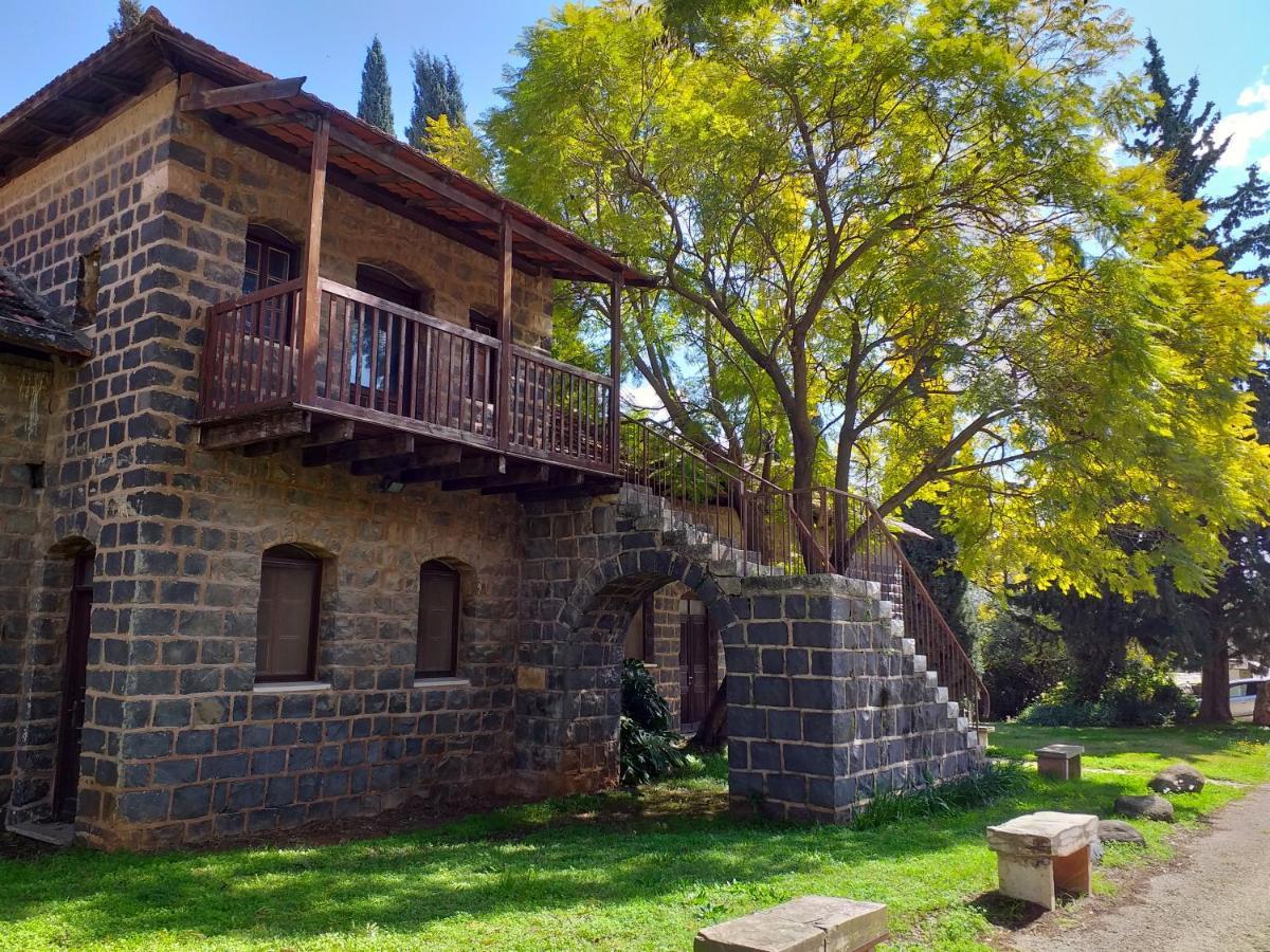 Giladi Hotel Kefar Gil'adi Exterior foto