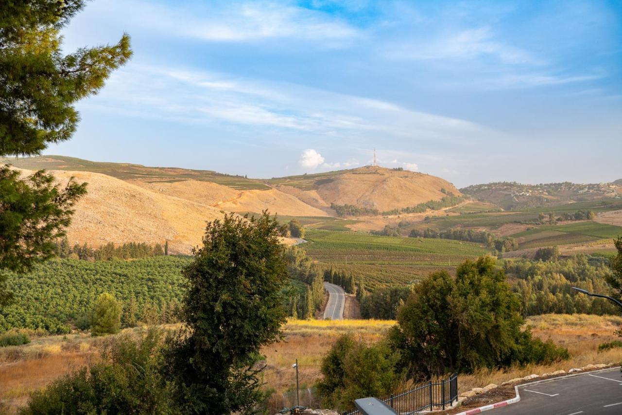 Giladi Hotel Kefar Gil'adi Exterior foto