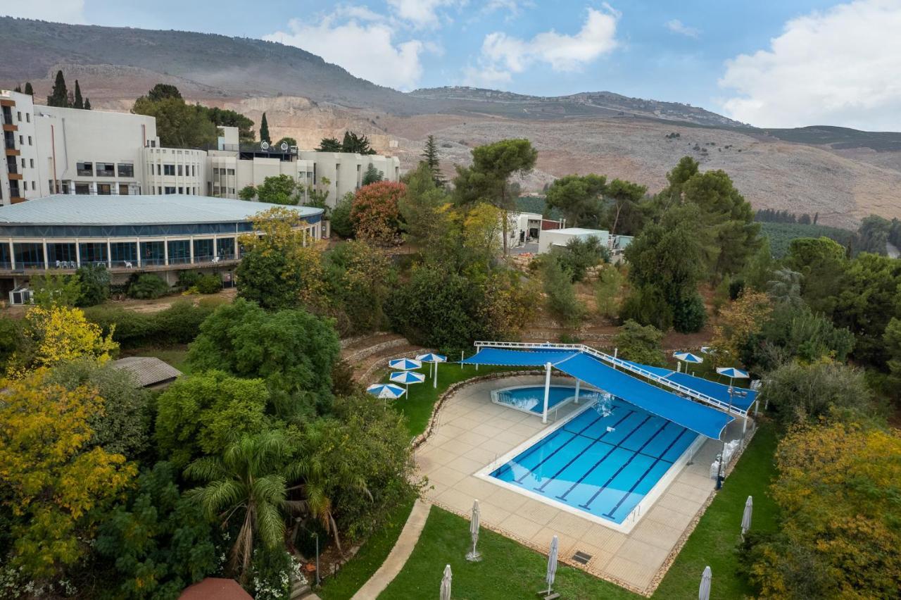 Giladi Hotel Kefar Gil'adi Exterior foto